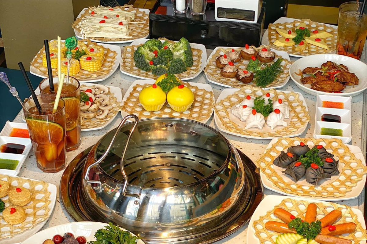 Long Wang là điểm đến lý tưởng cho thực khách muốn trải nghiệm lẩu cao cấp, tốt cho sức khỏe, khác biệt so với các quán lẩu truyền thống quanh khu vực