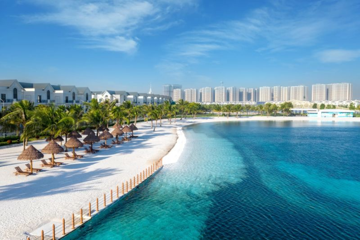 Biển hồ nước mặn và bãi biển nhân tạo nằm trong hệ sinh thái tiện ích Vinhomes Cần Giờ